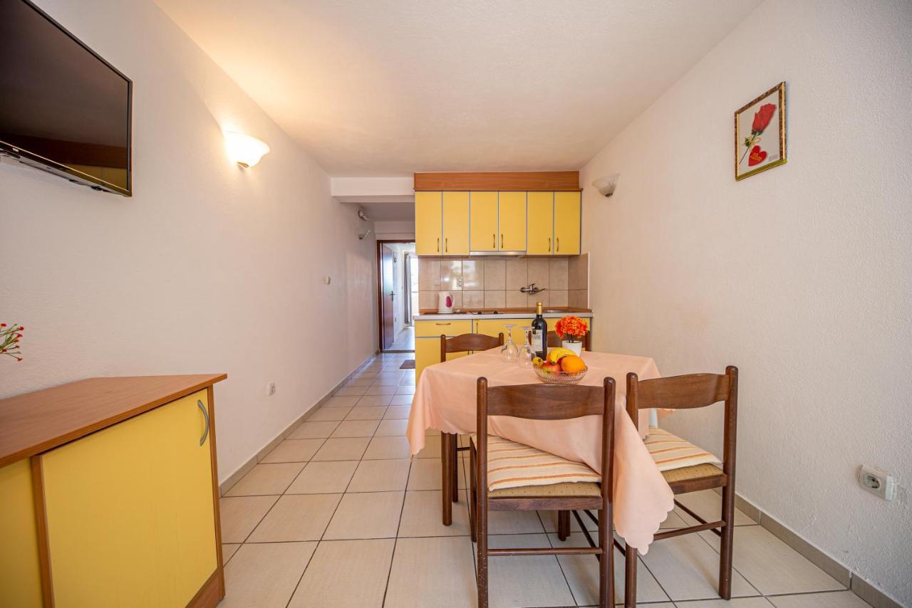 Apartment Knezevic Petrovac Exterior foto