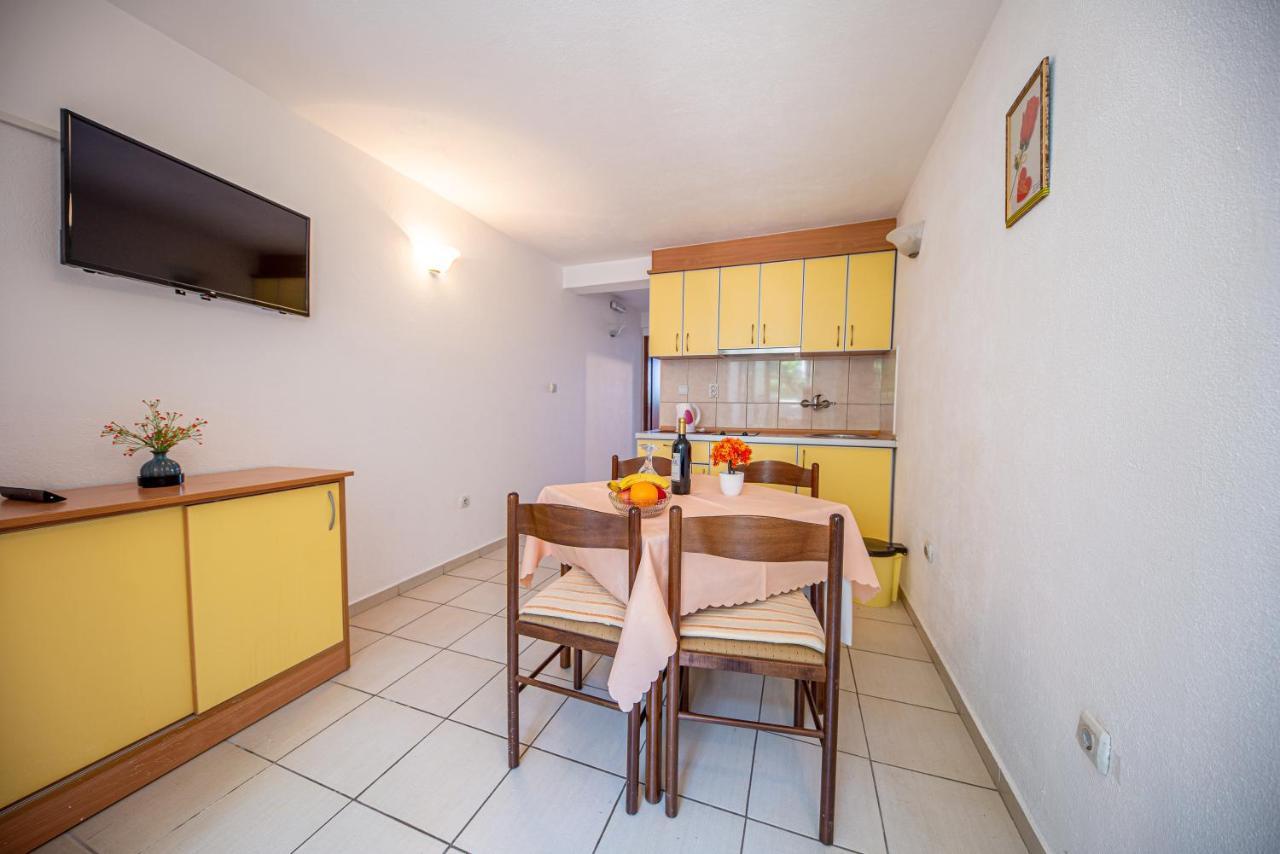 Apartment Knezevic Petrovac Exterior foto