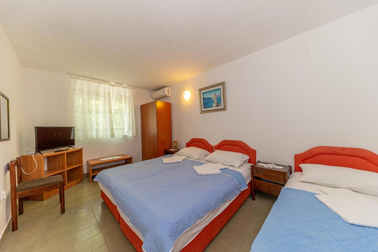 Apartment Knezevic Petrovac Exterior foto