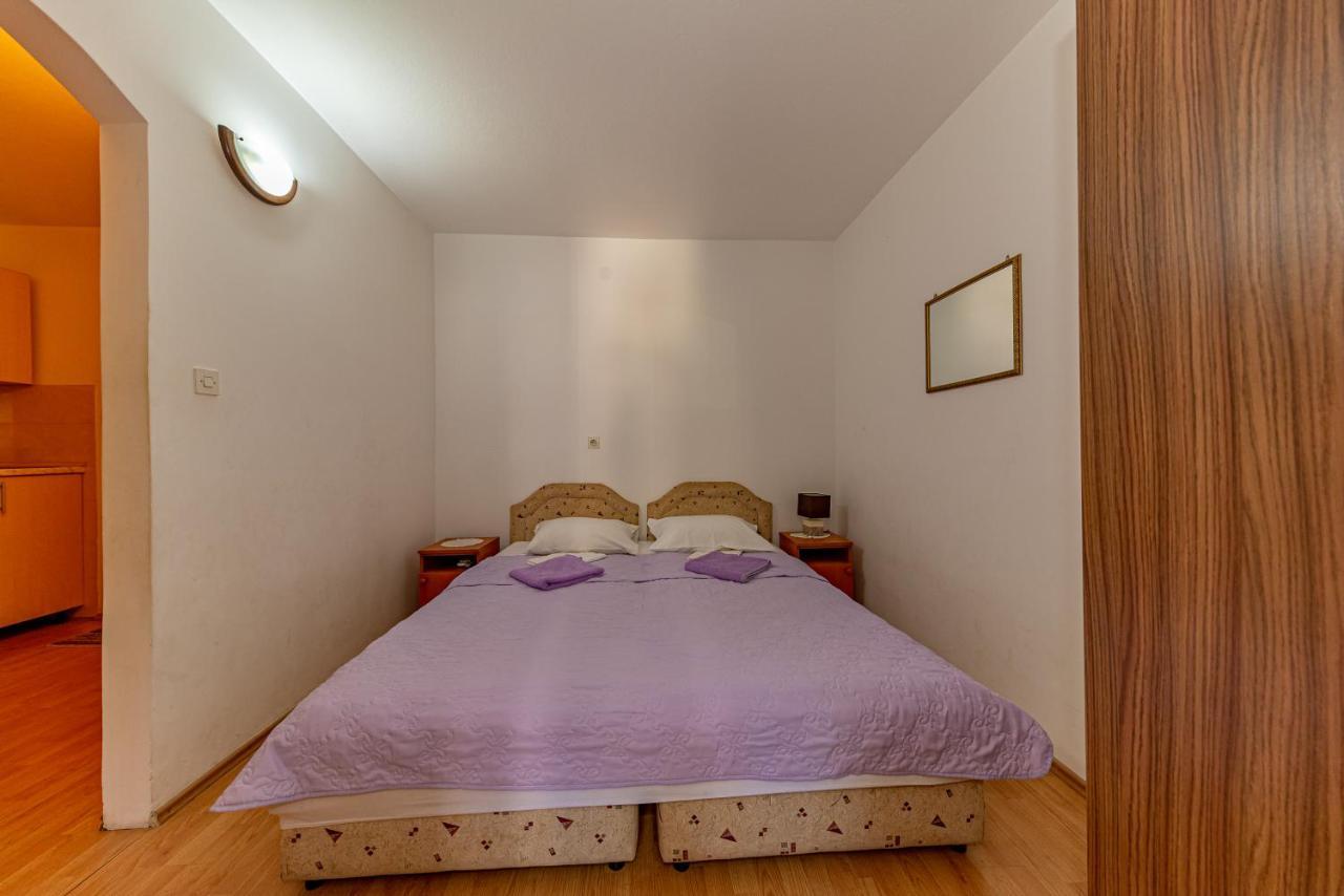 Apartment Knezevic Petrovac Exterior foto