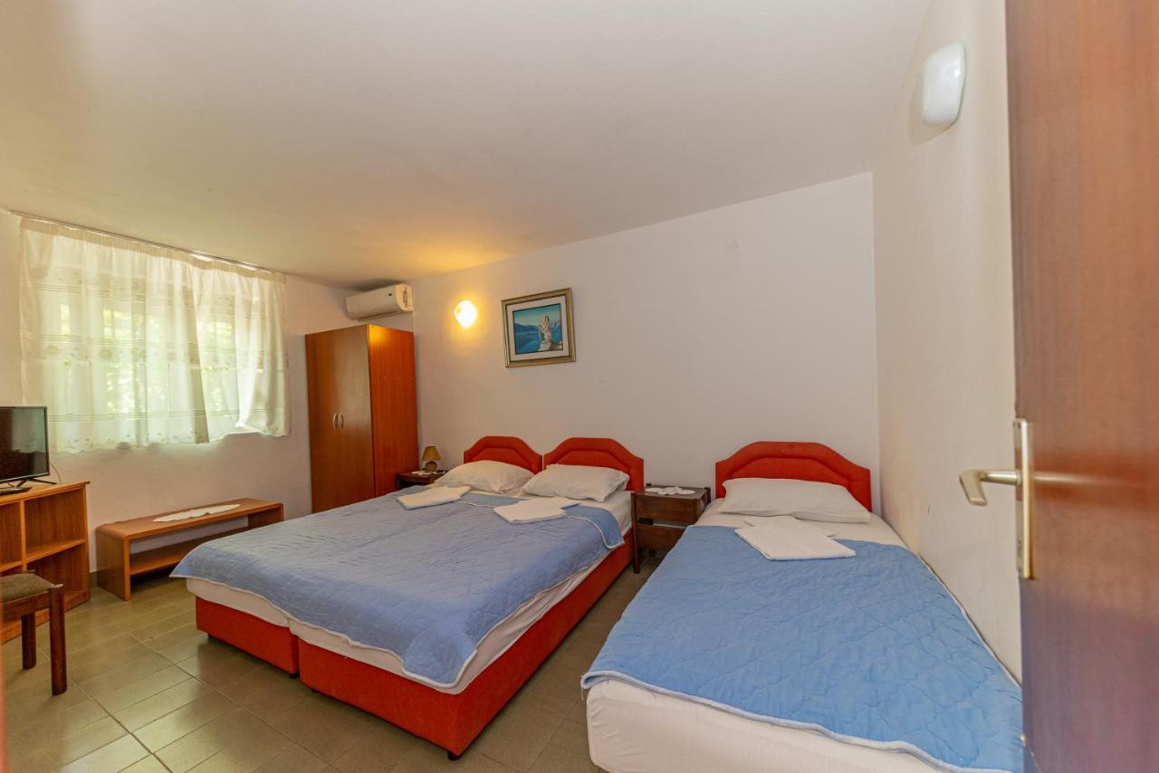 Apartment Knezevic Petrovac Exterior foto