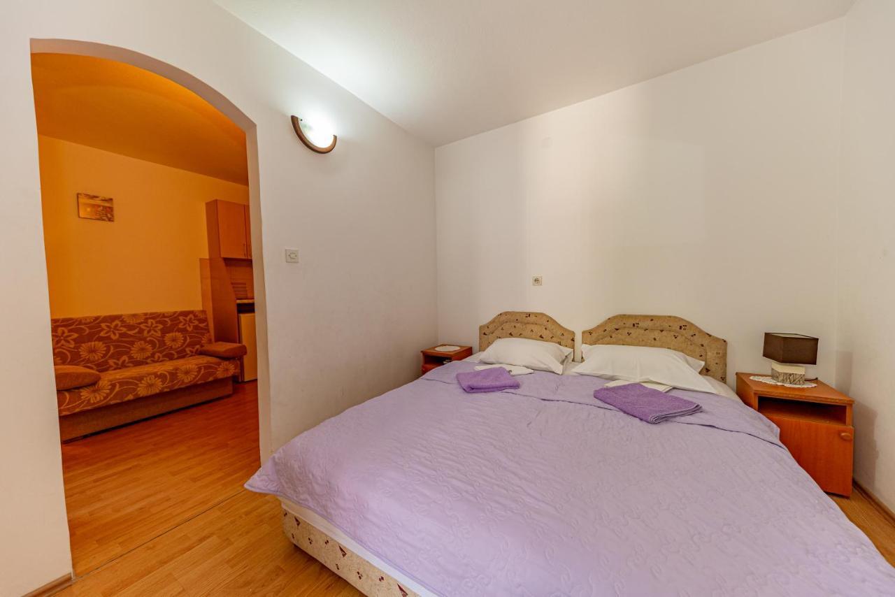 Apartment Knezevic Petrovac Exterior foto